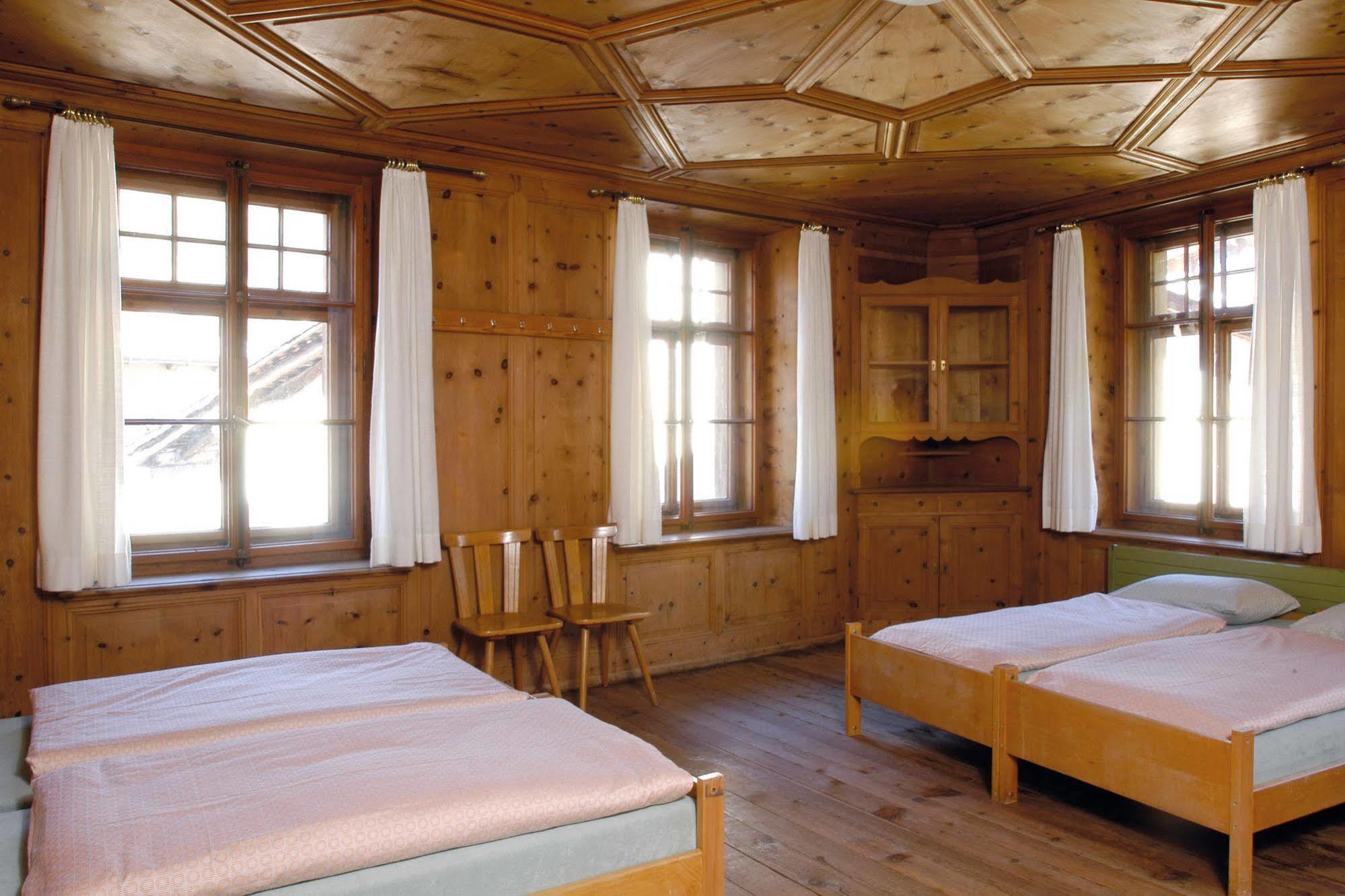 Sta-Maria Youth Hostel Santa Maria Val Muestair Bagian luar foto